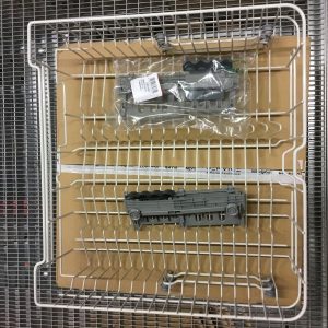 C00271037 482000031022 Cesto superiore NOCLIK/CLAK bianco Hotpointariston