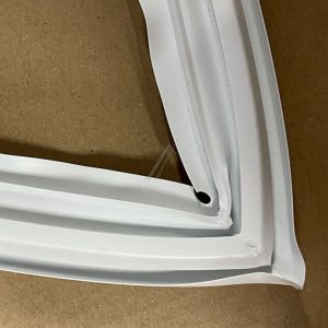 C00526728 488000526728 Guarnizione inferiore porta frigorifero Indesit