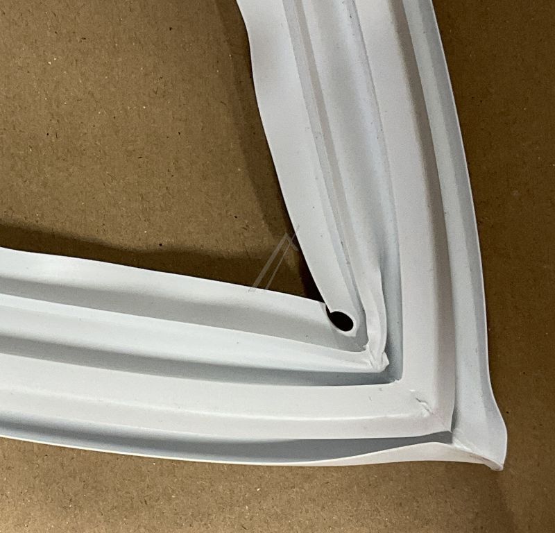 C00526728 488000526728 Guarnizione inferiore porta frigorifero Indesit
